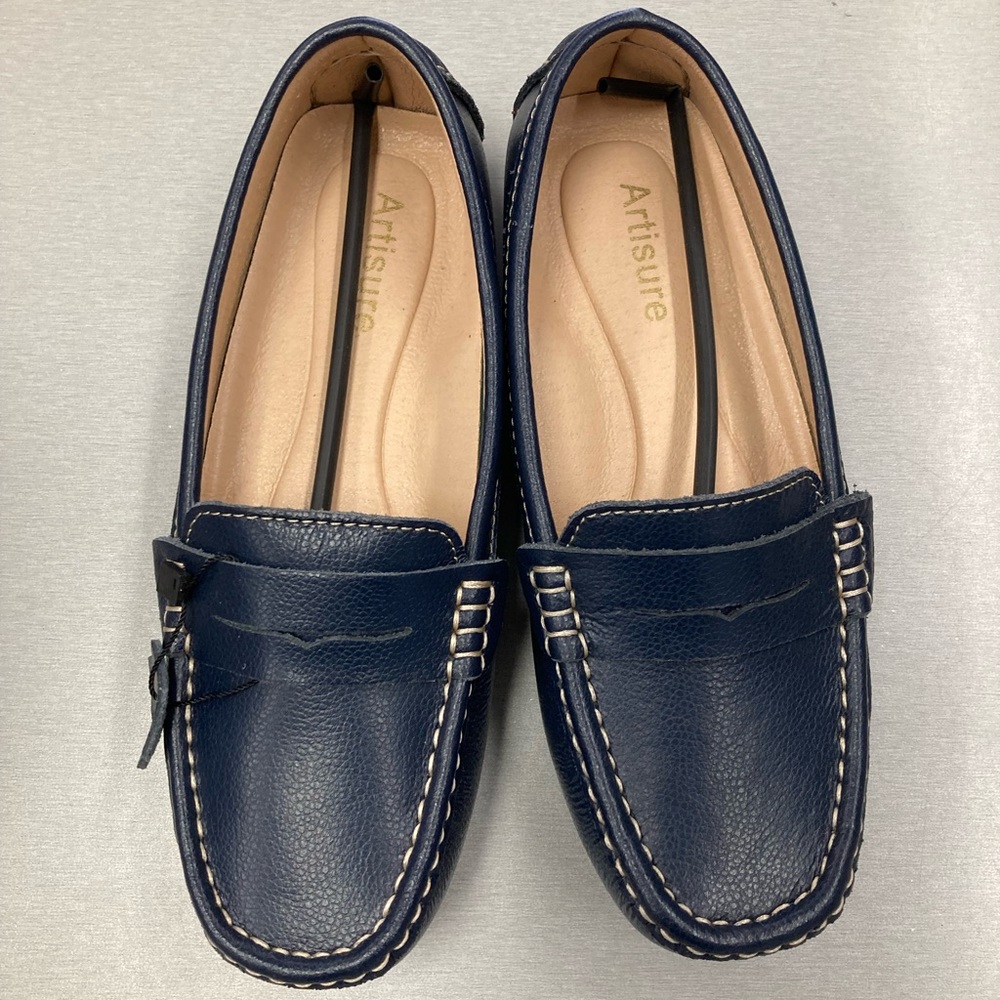 Artisure blue penny loafers size 7 new